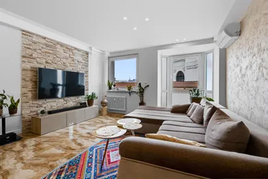 Na predaj 2-izbový byt, 56 m², Bratislava-Staré Mesto, Suché mýto