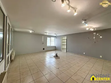 Na prenájom komerčné, 50 m², Komárno
