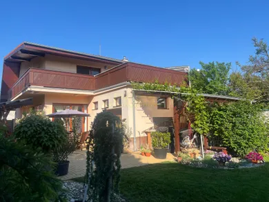 Domy na sprzedaż, 5-pokojowe, Piešťany · €650 000