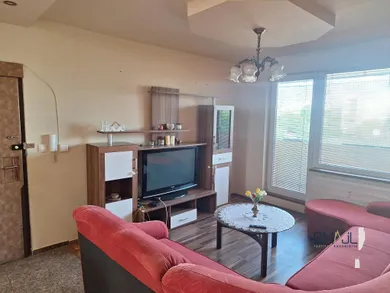 Byty na prenájom 3-izbový, Levice · €700