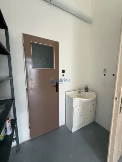 Na prenájom komerčné, 25 m², Šaľa, Kráľovská