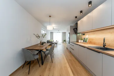 Na predaj 3-izbový byt, 90 m², Košice-Dargovských hrdinov, Na hore