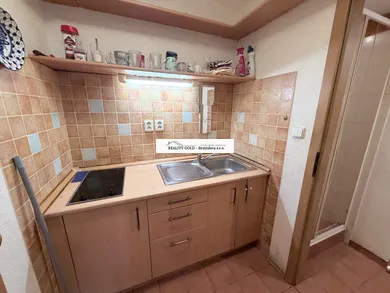Na predaj 1-izbový byt, 30 m², Bratislava-Dúbravka, Hanulova