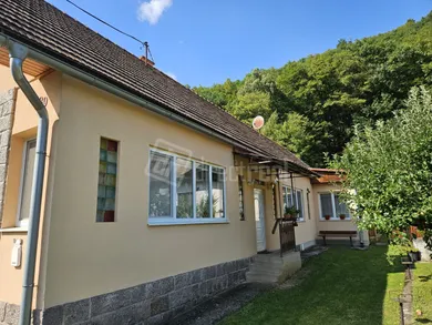 Na predaj dom, 160 m², Bzenica