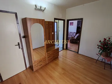 Na predaj 2-izbový byt, 49 m², Topoľčany, Krušovská