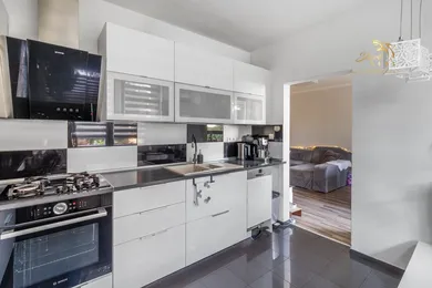 Na predaj 3-izbový byt, 82 m², Piešťany, Teplická