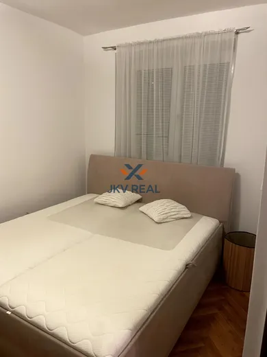Na prenájom 2-izbový byt, 40 m², Bratislava-Ružinov, Miletičova