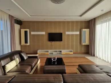 Na prenájom 4-izbový byt, 149 m², Nitra, Dolnohorská