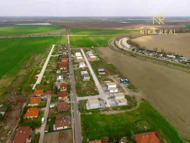 Na predaj pozemok, 600 m², Kráľová pri Senci, Čerešňová