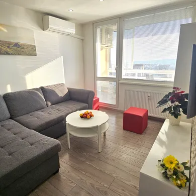 Mieszkania na wynajem, 2-pokojowe, Košice-Dargovských hrdinov · €700