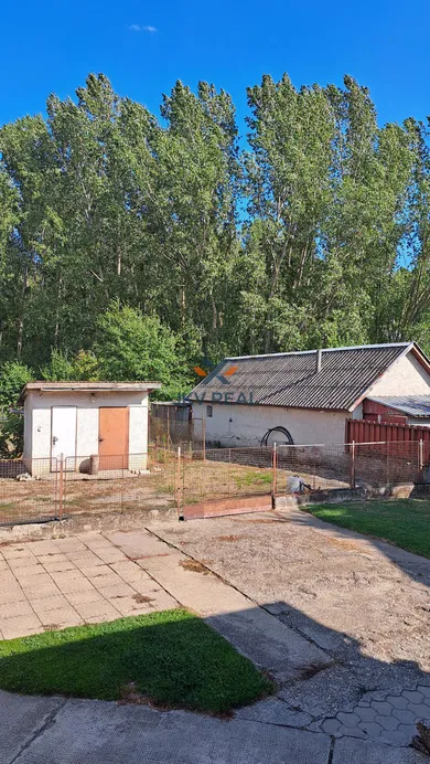 Na predaj 3-izbový dom, 864 m², Dobrohošť