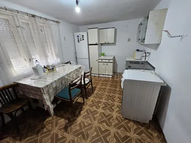 Na predaj dom, 200 m², Horné Saliby