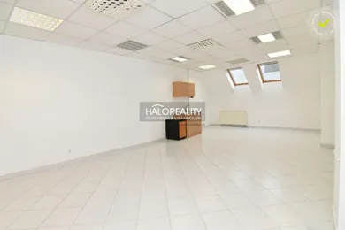 Na prenájom komerčné, 40 m², Senec