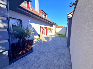 Na predaj 6-izbový dom, 330 m², Šamorín, Pažitná