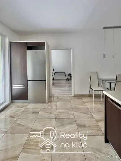 Na predaj 3-izbový byt, 73 m², Nové Zámky, Šoltésovej