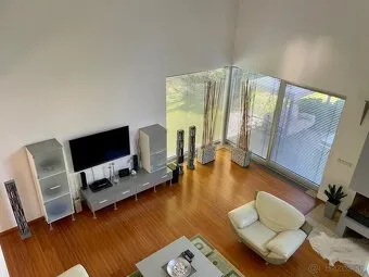 Na prenájom 5-izbový dom, 450 m², Bratislava-Rusovce, Septímiová