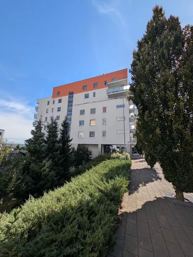 Mieszkania na sprzedaż, 3-pokojowe, Banská Bystrica · €259 000
