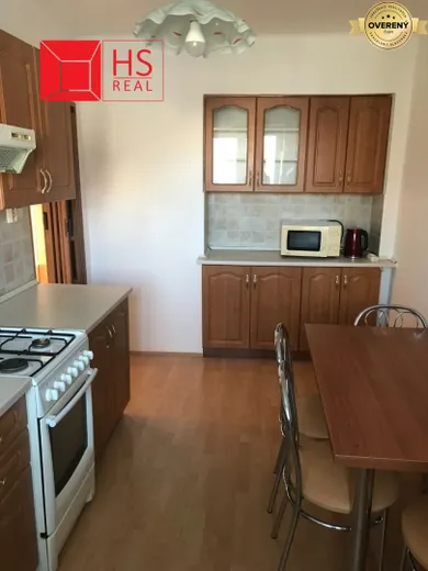 Na prenájom 2-izbový byt, 66 m², Nové Zámky, Cyrilometodská