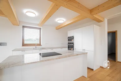 Na predaj 5-izbový dom, 336 m², Košice-Sever