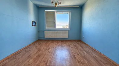 Na predaj 4-izbový byt, 98 m², Levice