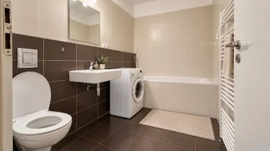 Na prenájom 1-izbový byt, 40 m², Bratislava-Petržalka, Žltá