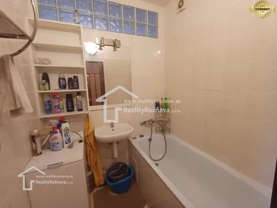 Na predaj 3-izbový byt, 74 m², Rožňava, Komenského