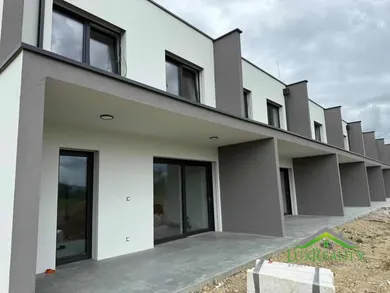 Na predaj 4-izbový dom, 125 m², Skalka nad Váhom