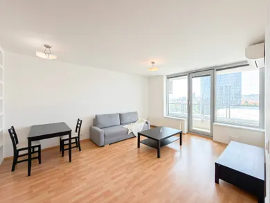 Na predaj 2-izbový byt, 62 m², Bratislava-Nové Mesto, Bajkalská