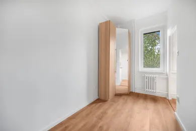 Na predaj objekt, 48 m², Bratislava-Ružinov, Súmračná