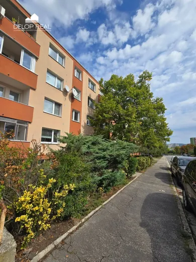 Byty na prenájom 4-izbový, Bratislava-Dúbravka · €1 050