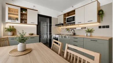 Na predaj 3-izbový byt, 87 m², Partizánske