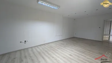 Na prenájom komerčné, 67 m², Vráble, Staničná