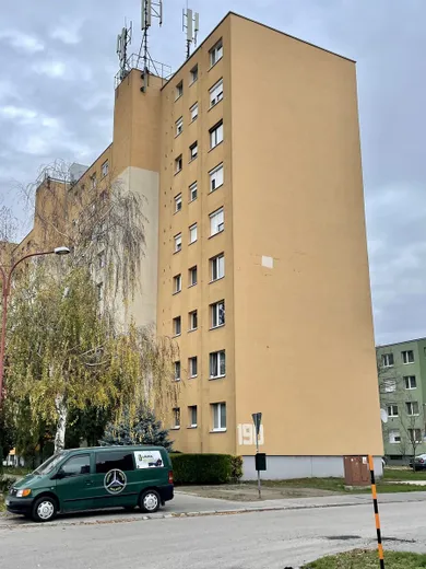 Na prenájom 1-izbový byt, 28 m², Dunajská Streda, Nám. SNP