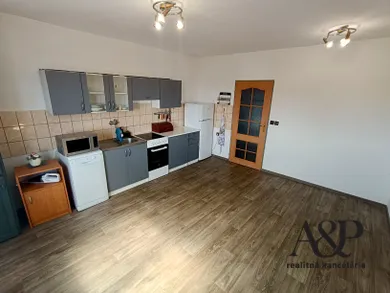 Na predaj 4-izbový byt, 111 m², Kúty, Štúrova