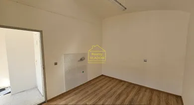 Na prenájom komerčné, 16 m², Prešov, Hlavná