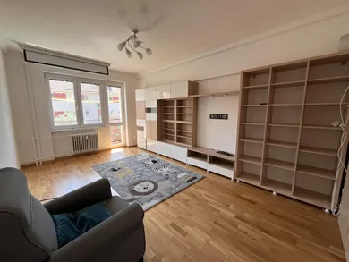 Na prenájom byt v Bratislava-Rača · €700 · Dokončené