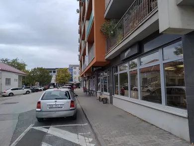 Na prenájom komerčné, 90 m², Senec, Lichnerova