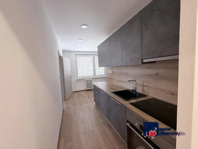Mieszkania na sprzedaż, 3-pokojowe, Martin · €179 000