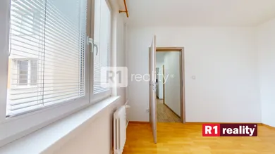 Na predaj 3-izbový byt, 72 m², Hlohovec, Gaštanová