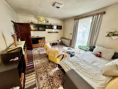 Na predaj dom, 310 m², Hybe
