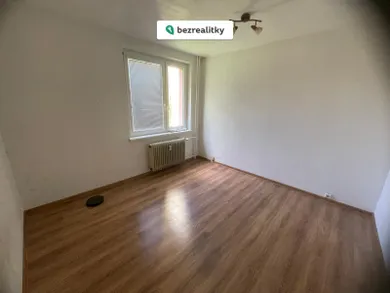 Na predaj 3-izbový byt, 74 m², Nové Mesto nad Váhom
