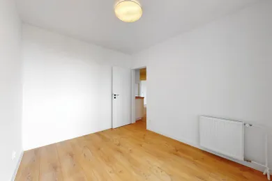 Na predaj 4-izbový byt, 71 m², Bratislava-Petržalka