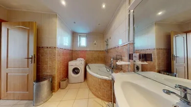 Na predaj 6-izbový dom, 708 m², Veľké Ripňany