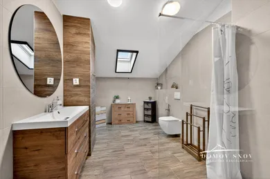 Na predaj 6-izbový dom, 132 m², Modra, Lúčna