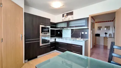 Na predaj 2-izbový byt, 60 m², Pezinok