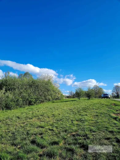 Na predaj pozemok, 879 m², Poniky, Dolná ulica