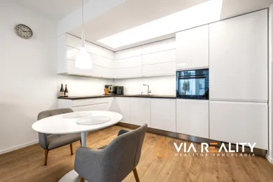 Na predaj 2-izbový byt, 51 m², Bratislava-Lamač, Hany Ponickej