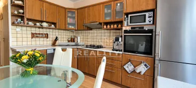 Na predaj 4-izbový byt, 86 m², Banská Bystrica