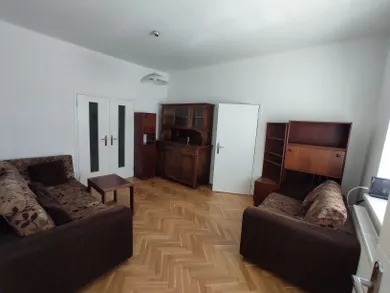 Na prenájom 4-izbový byt, 95 m², Bratislava-Staré Mesto, Mudroňova