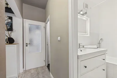 Na prenájom 3-izbový byt, 72 m², Bratislava-Petržalka, Gessayova